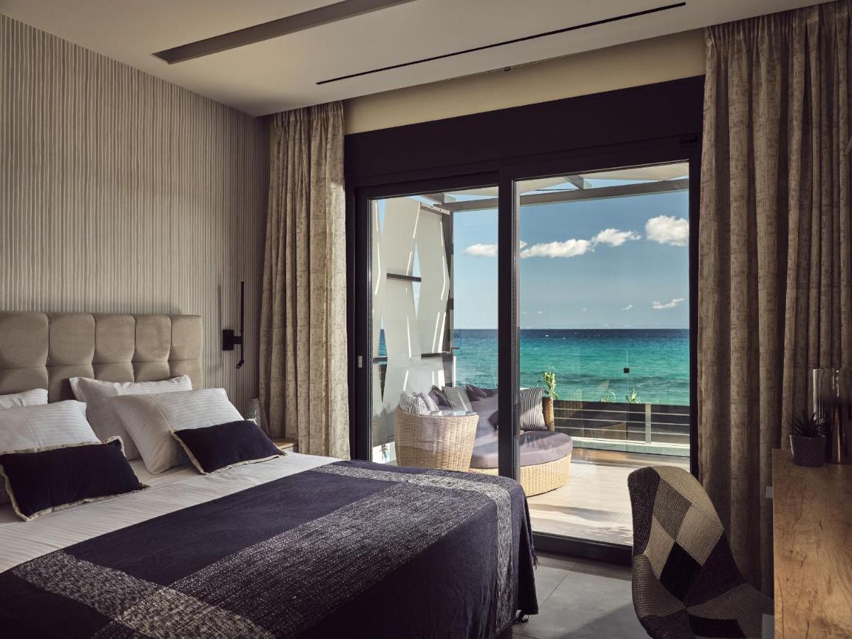 Blue View Villa - Coastal Elegance With Swim Spa, By Zantewize Alikanász Kültér fotó