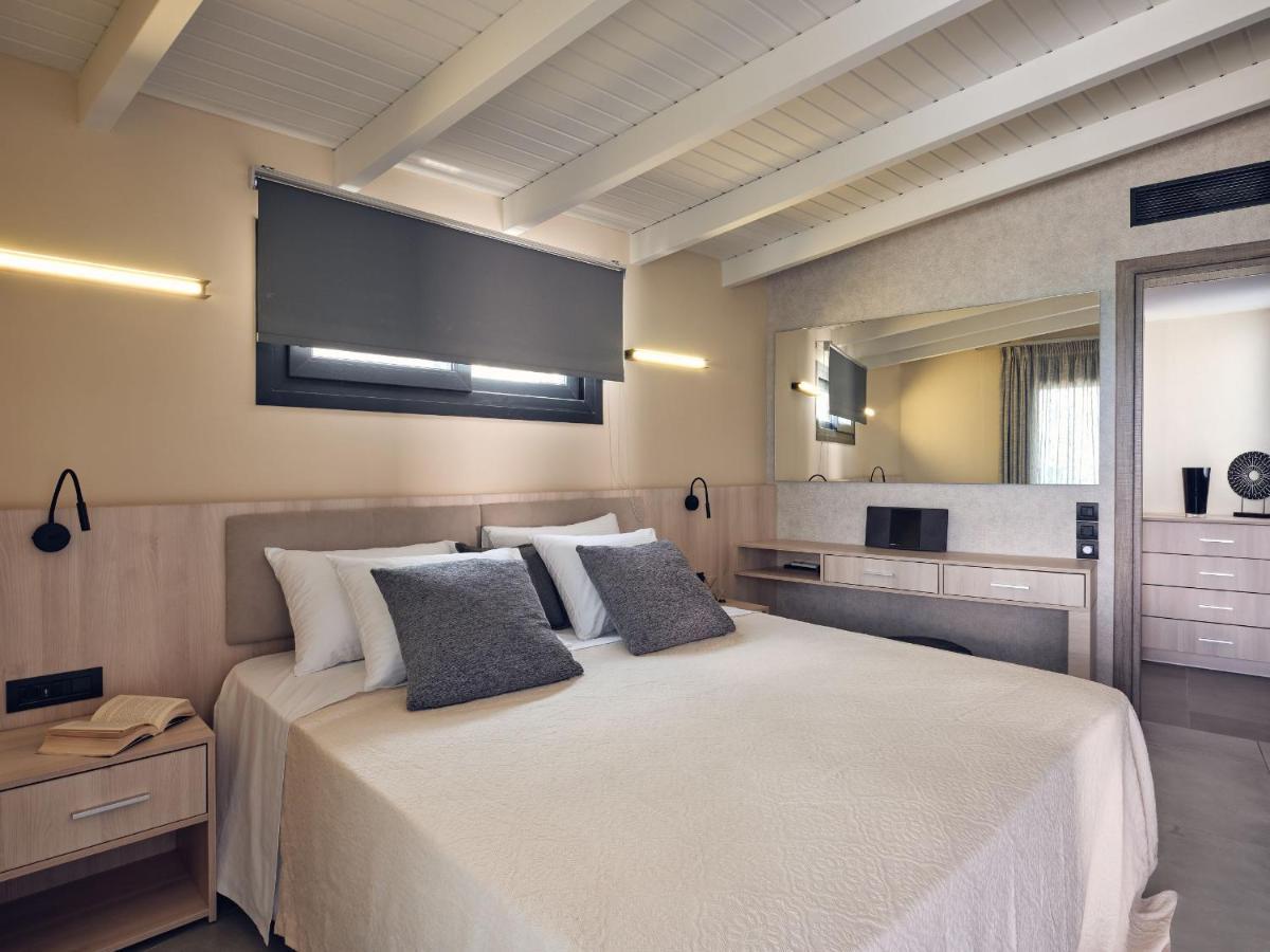 Blue View Villa - Coastal Elegance With Swim Spa, By Zantewize Alikanász Kültér fotó